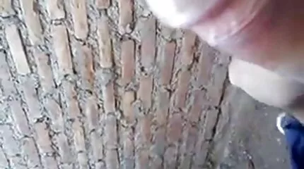 كتكوت جميل خلع ملابسه عند الصب ووقف قبل ممارسة سكس مص عرب الجنس
