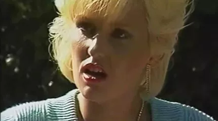 أعطى الرجل امرأة سمراء مع النظارات في افلام سكس اجنبي مترجم عربي فمها وانتهى من ثدي الفرخ الكبير
