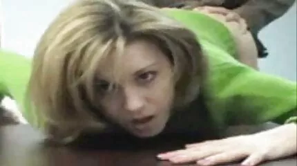 رجل بوف يمص فتاته الكبيرة باللون لحس كس عربي الأزرق