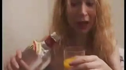 كان الرجل يصلح مدفأة سكس جماعي عربي لمضيفة روسية ناضجة وينظف المدخنة.