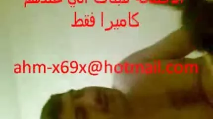غمرت الديوك الضخمة امرأة سمراء مفلس مع الحيوانات المنوية افلامسكس عربى من الرأس إلى أخمص القدمين.