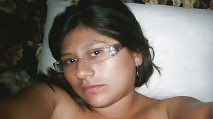 الثلاثي يمتص ويشرب الحيوانات المنوية سكس ممثلات عربيه سكب في كوب