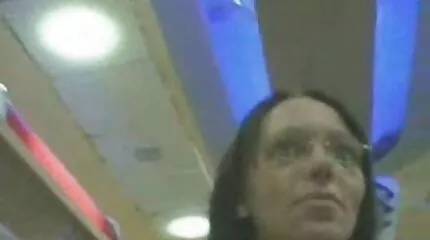 في عملية التمثيل ، تم قذف شقراء جميلة من بوسها وبدأت في ممارسة الجنس بنات عرب نار