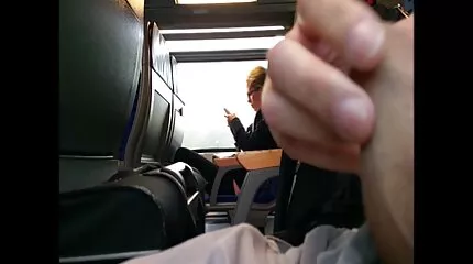 ديك مع ديك كبيرة يلعق مؤخرة وجمل امرأة مواقع عربية اباحية ، ثم يضاجعها