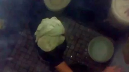 شقراء لطيفة مع النظارات الملاعين موقع سكس العرب مقابل المال في السيارة وتمتص