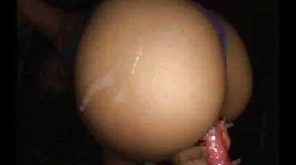 رجل ناضج افلام سكس عربى نار قذف المني في كس شابة في صب إباحي.