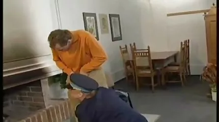 رجل يلعق كس شقراء ويضرب مقاطع سكس عرب نار عاهرة بعد اللسان