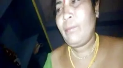 قامت افلام اباحية عرب إحدى السحاقيات باللحس مرة أخرى بعد كأس من النبيذ.