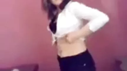 قام الرجل سرًا بممارسة الجنس مع عاهرة شقراء شابة في افلام سكس عربي مجاني حفلة