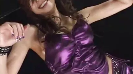 أعطيت شقراء جميلة نشوة الشرج بعد كوني. سكس فموي عربي