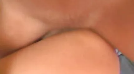 الإباحية الفاسقة الشابة والكبار التي تحب التبول على العجول سكس عربي ساخن