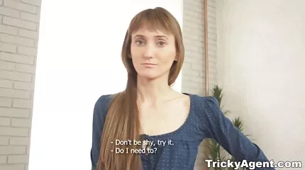 بعد اللسان صور سكس عربية ، تريد امرأة جائعة ممارسة الجنس في فرجها وفجوة الشرج