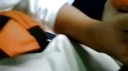 جمال شاب سكس عربي باللغه العربيه يدخل النشوة بأصابعها فقط.