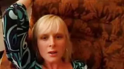بعد المشي ، جنس الكلبة افلام سكس عربي عراقي الحمراء في كس.