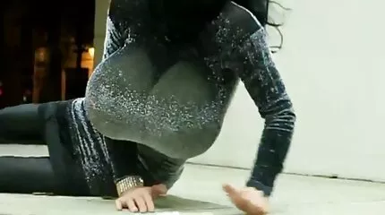 فاتنة قرنية التسول لممارسة الجنس مع رجل نسوان سكس عربي متزوج.