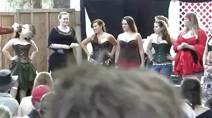 انتهت الإباحية مع الخلاصة سكس مصري تبادل زوجات الجميلة بالوجه